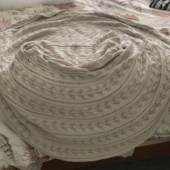 Cabi - Picture 4 of 4